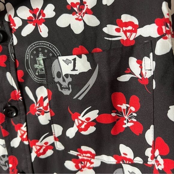Roody Mens Black Red White Skull Hawaiian Floral Button Down Shirt Size Medium - Picture 5 of 6